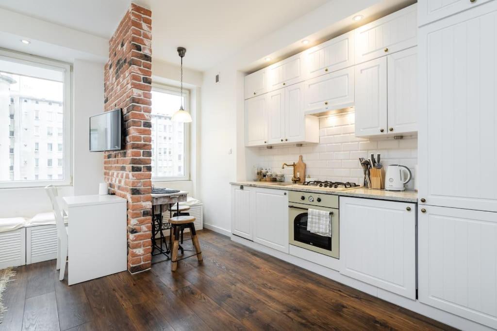 Chmielna Studio, Railway Station Apartament *